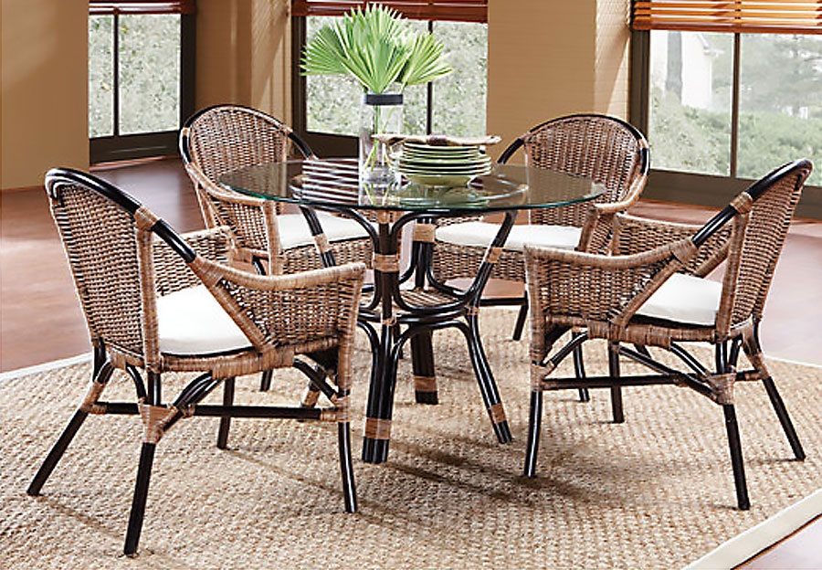 Terranova Miami Wicker Round Dining Table with Four Chairs 