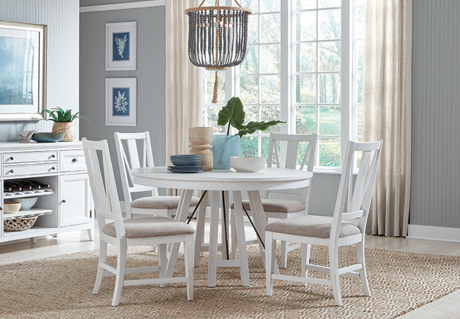 white dining table and 4 chairs